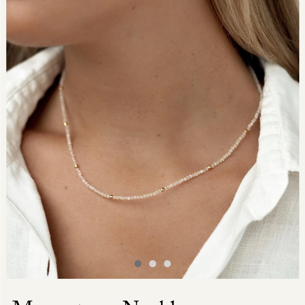 Linjer Moonstone Necklace
